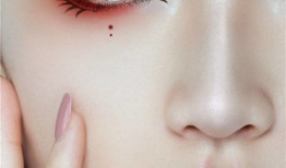 动漫妆容,还原二次元角色的独特风采